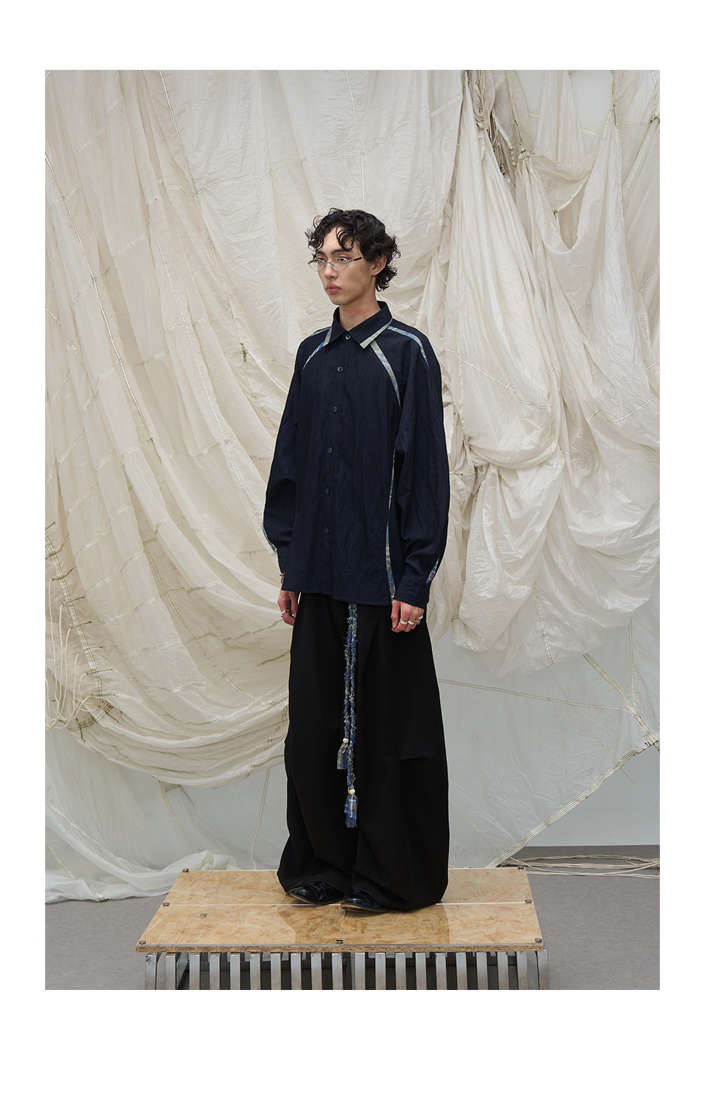 Loose-fitting scimitar silhouette Casual pants