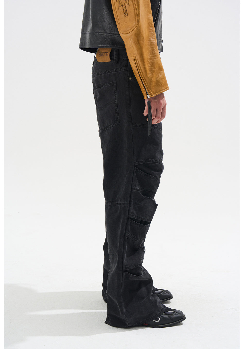 Split Wash Dirty Jeans