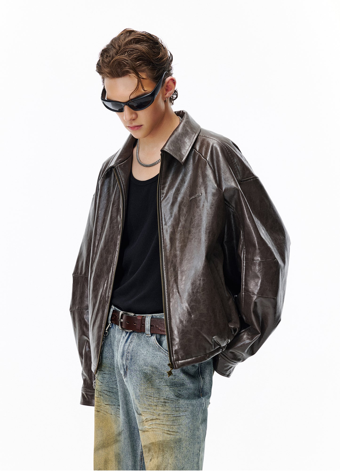 Raglan sleeve leather jacket with lapel padding