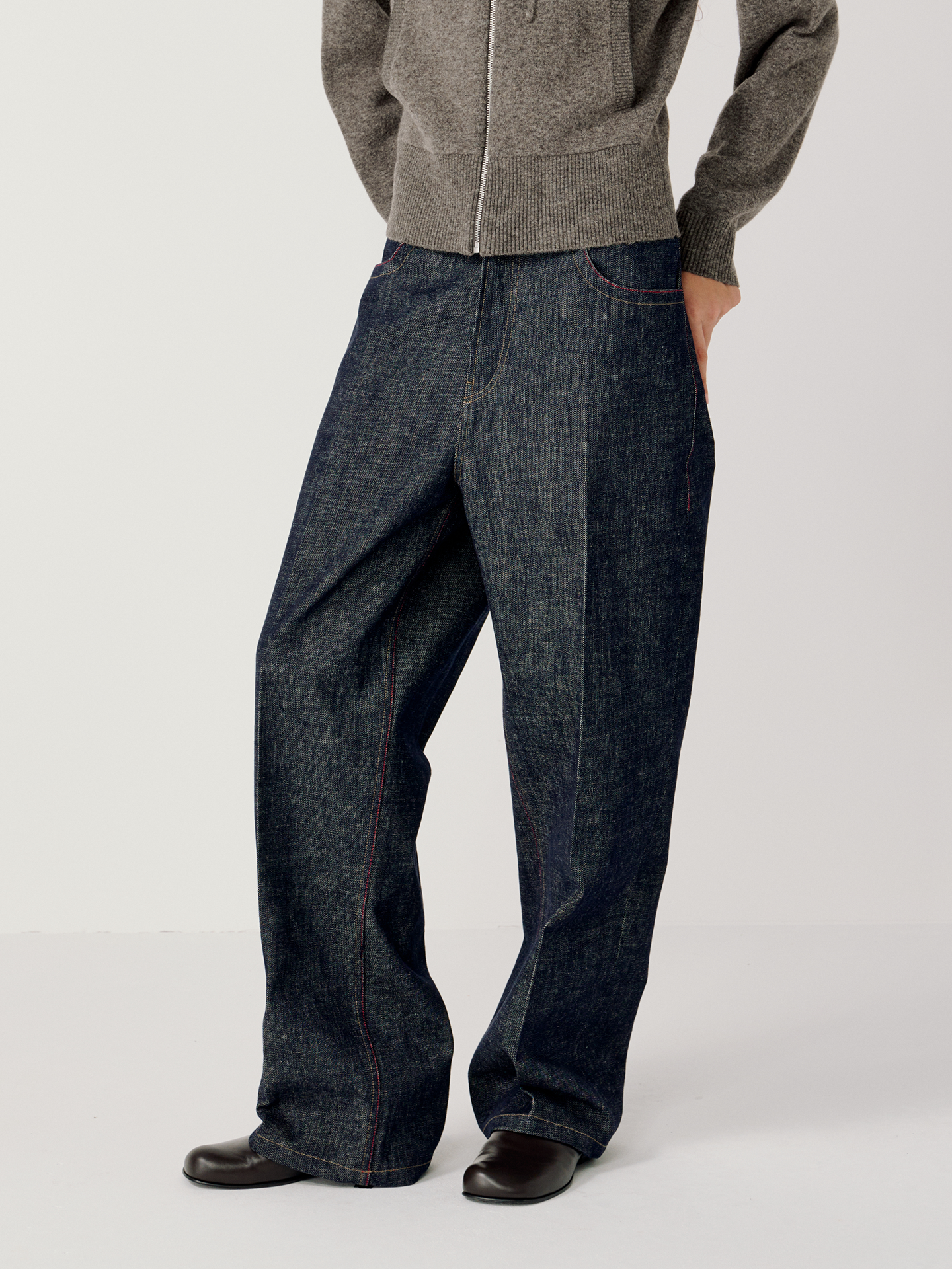 6-Pocket Center Seam Jeans