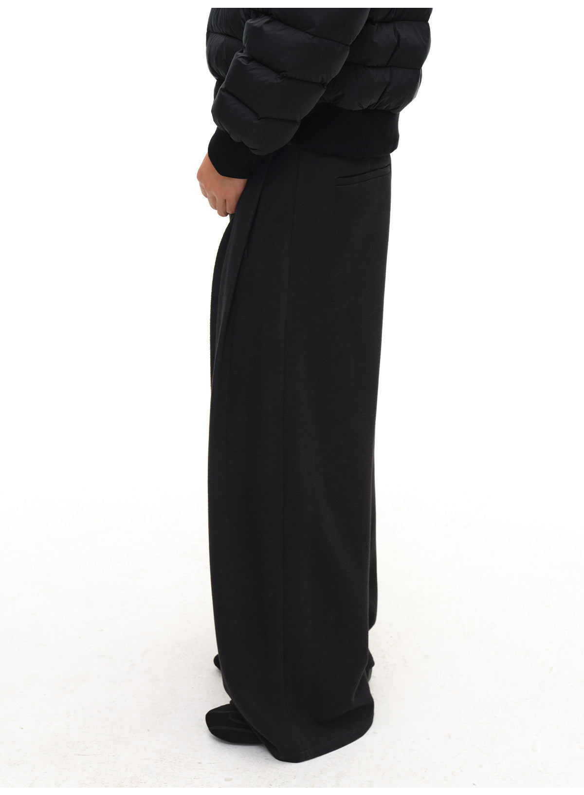 Diagonal-front pleated wool pants