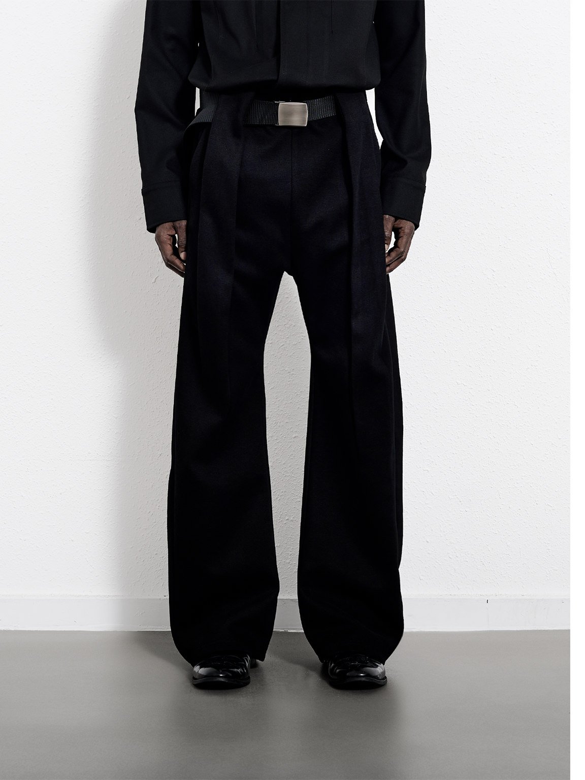 Box pleated sweatpants