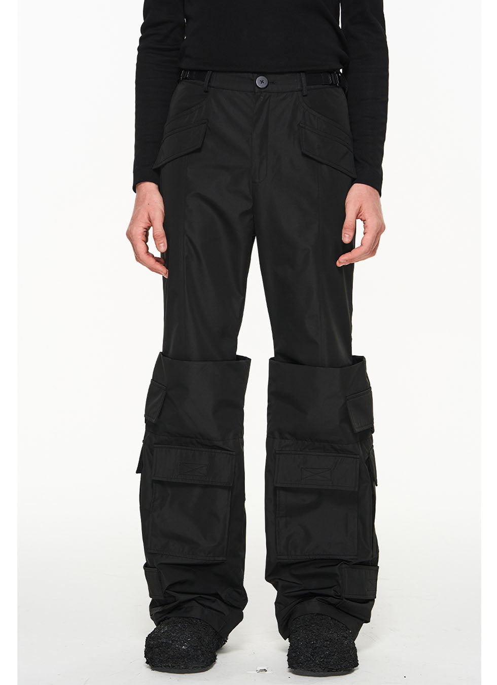 Boot-style layered pocket design pants