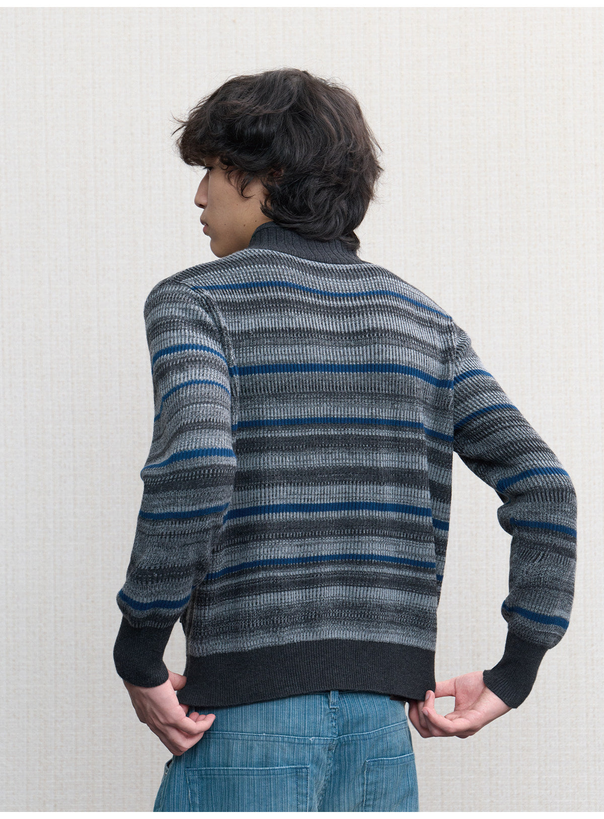 Slightly Loose-Fitting Striped Knit Cardigan