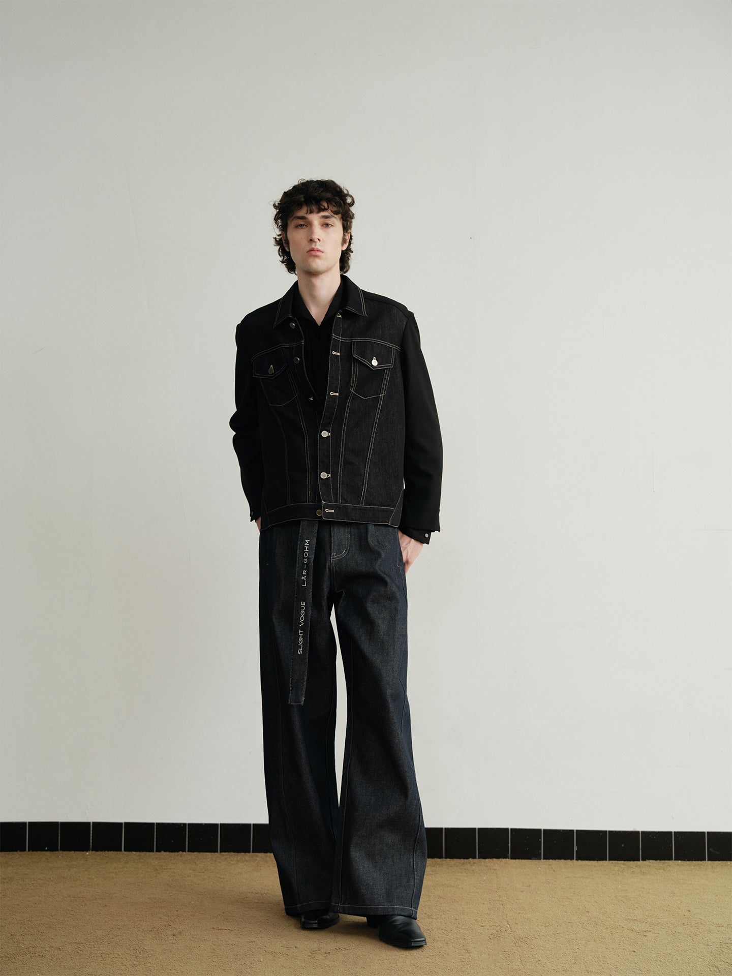 Natural Pleat Denim Pants