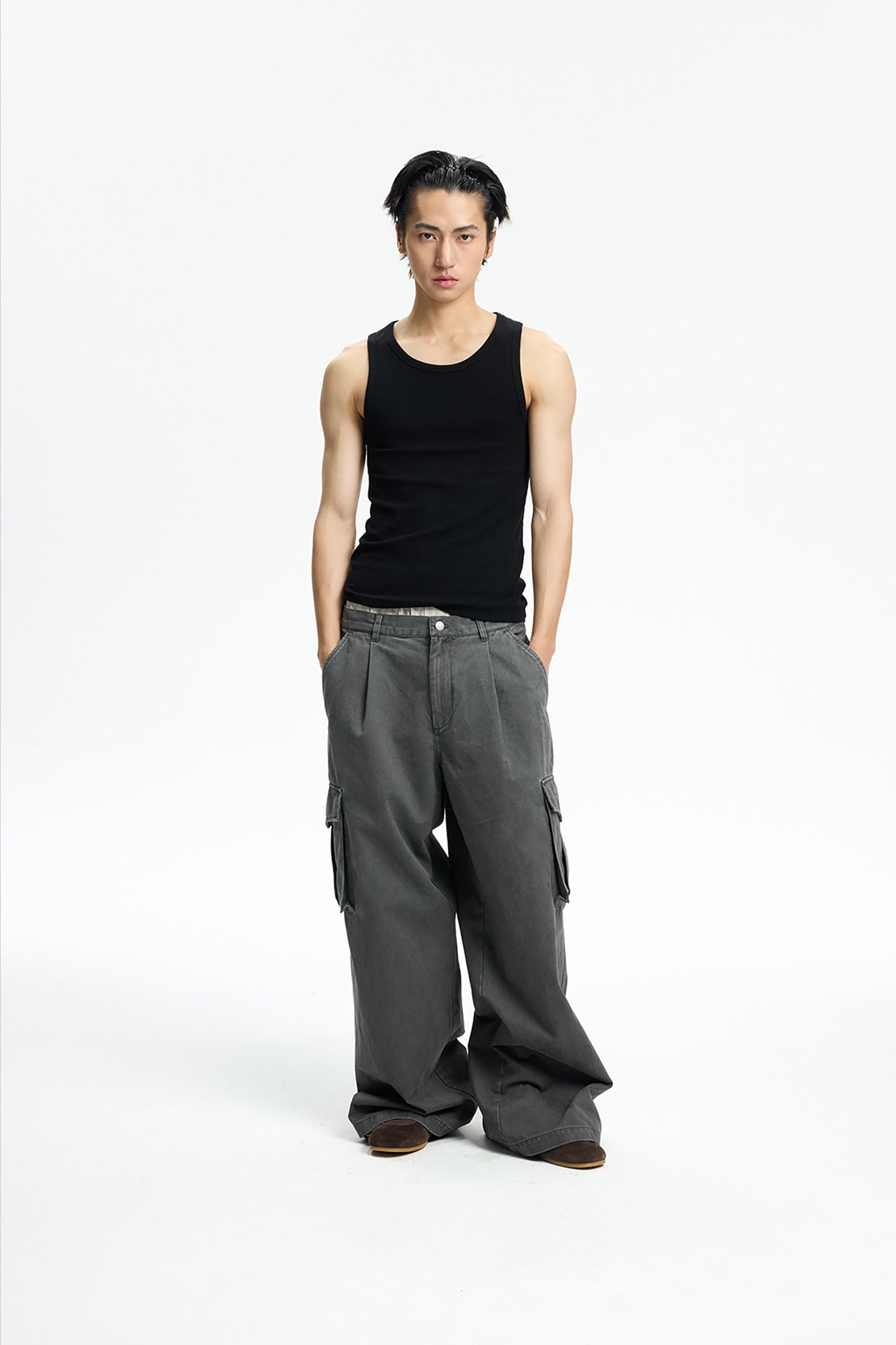 Wash-Finish Straight-Leg Cargo Pants