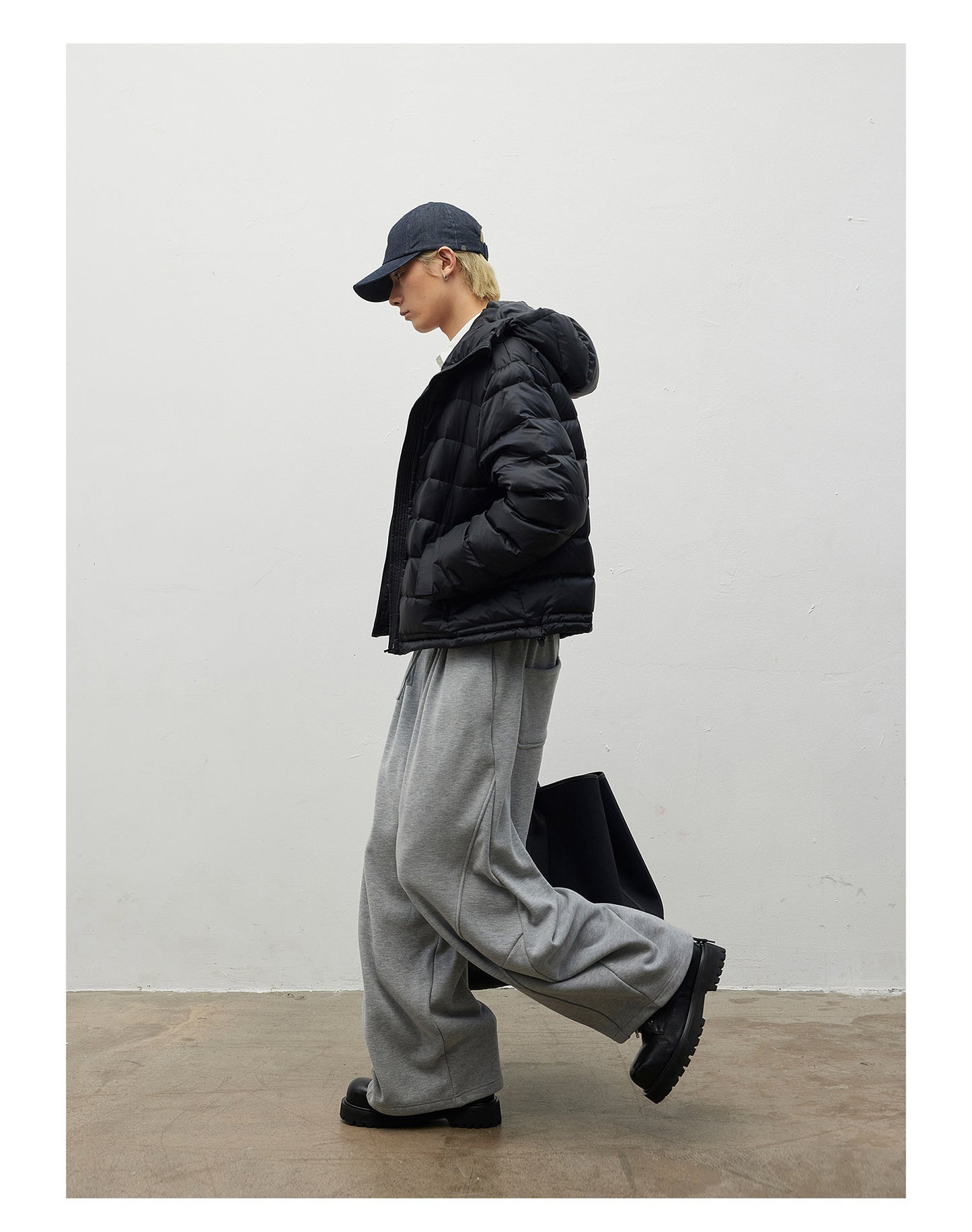 Curved Slit Sweatpants with Brushed Lining