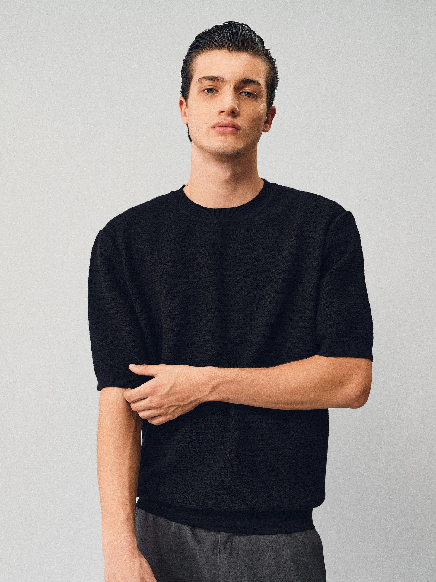 Short-sleeve knit shirt