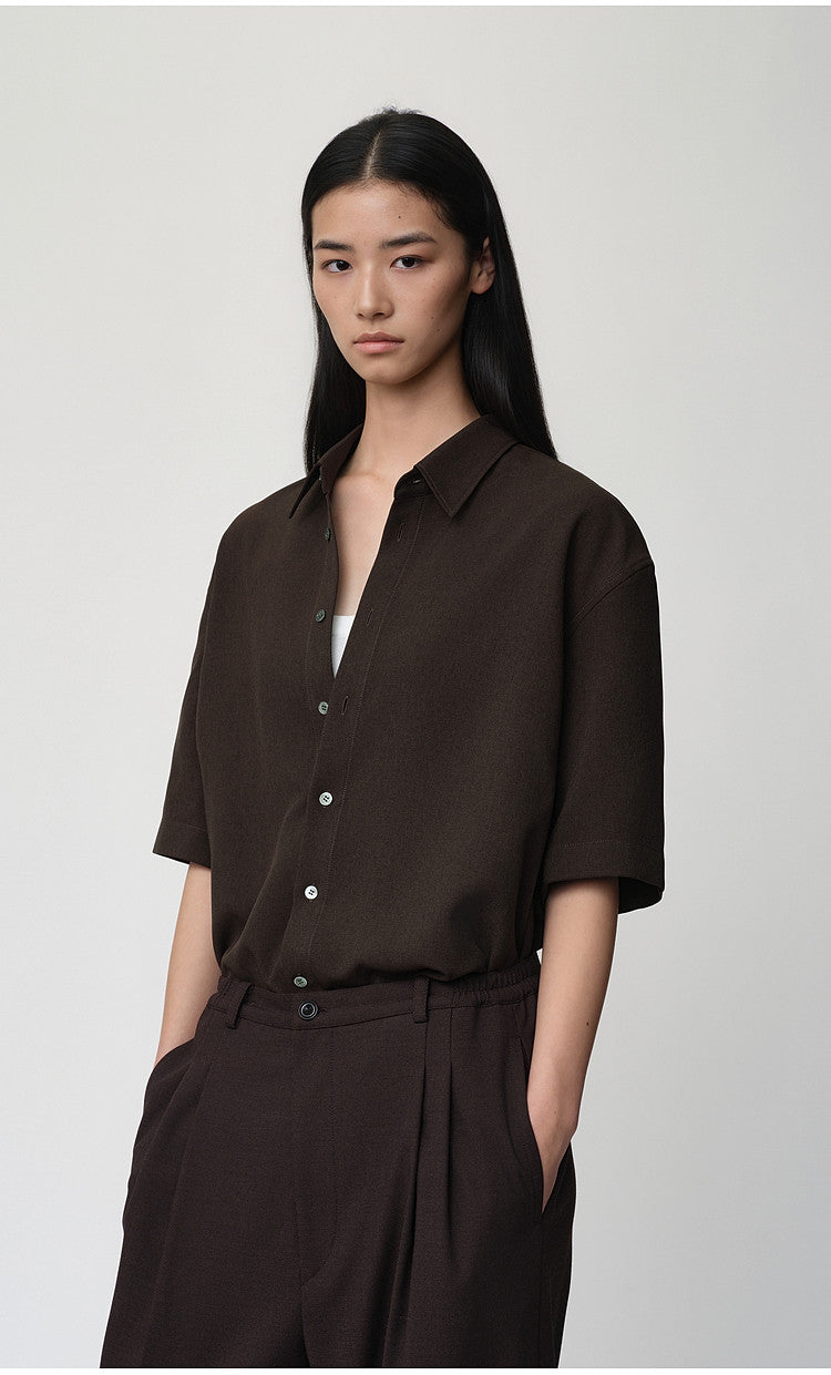 Standard Color Shirt with Pleats on the Side Seams