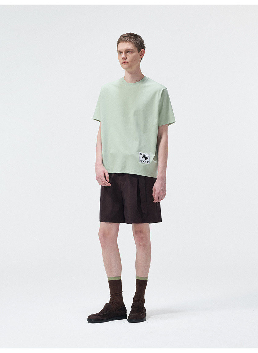 Single-pleat shorts