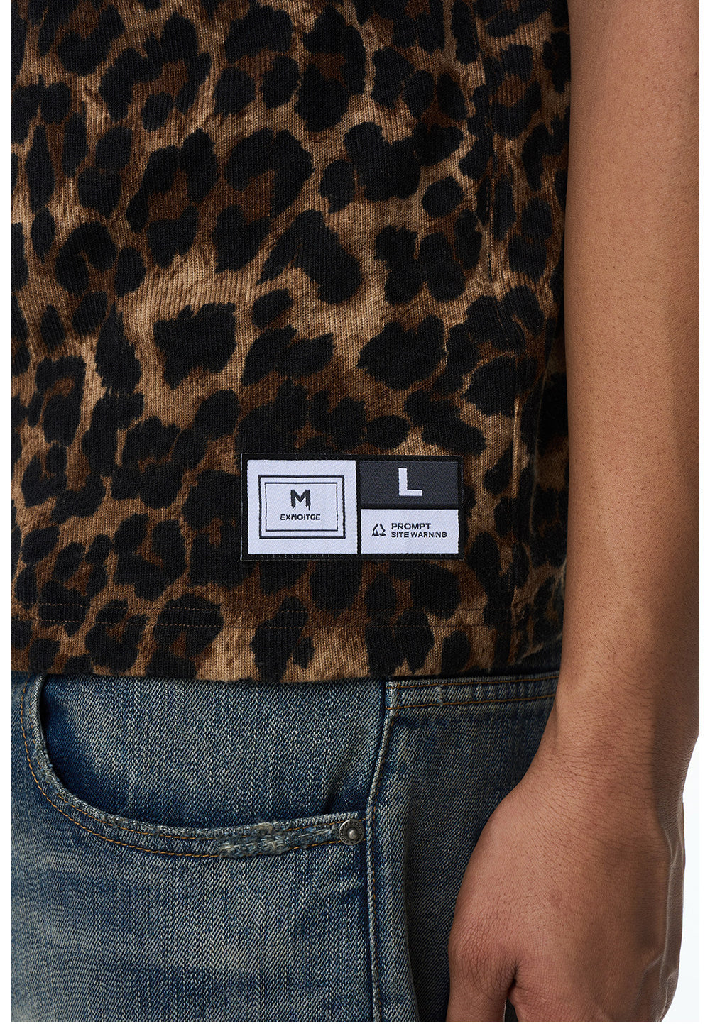 Leopard-Print Number Patch Round-Neck Half-Sleeve T-Shirt