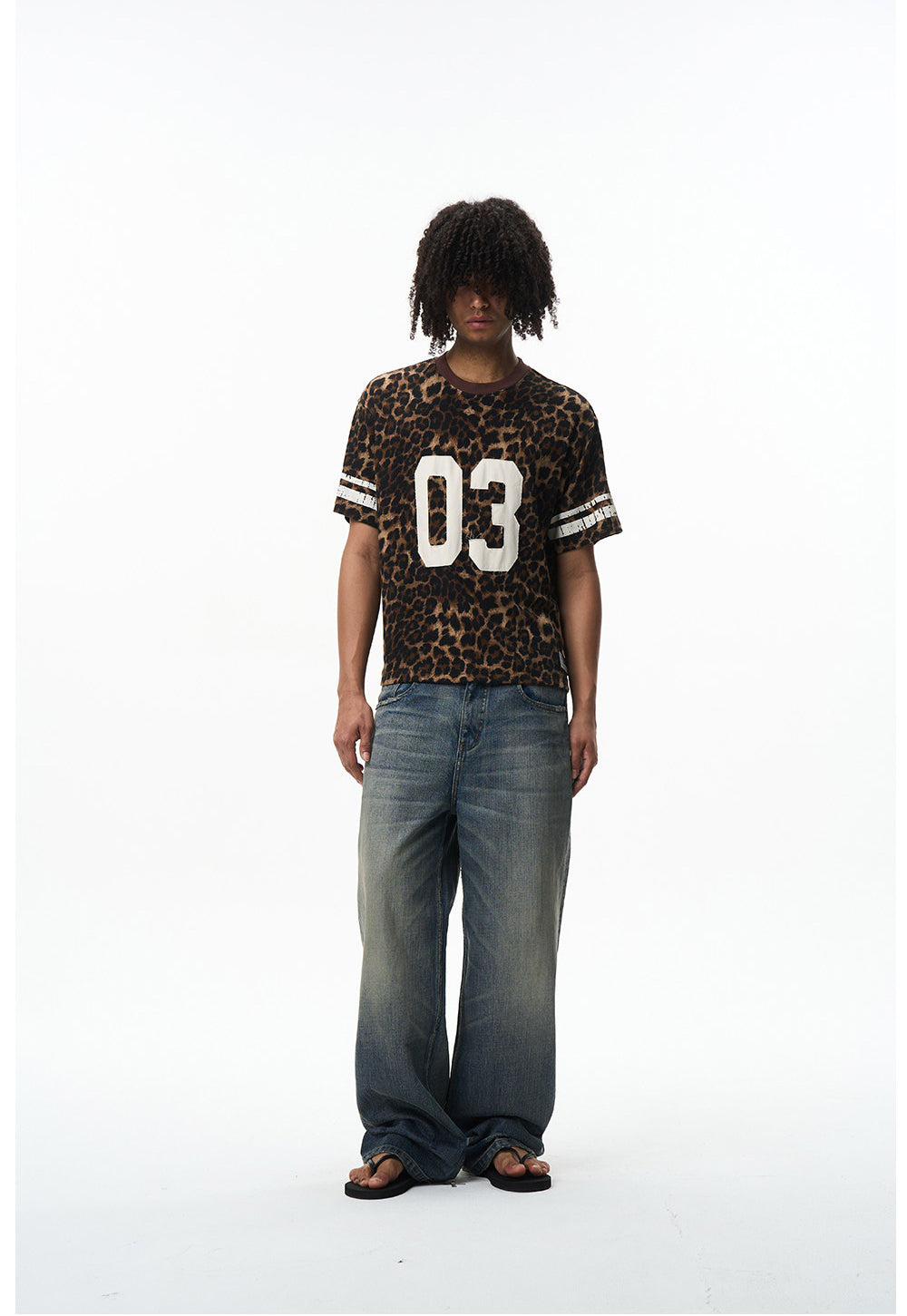 Leopard-Print Number Patch Round-Neck Half-Sleeve T-Shirt