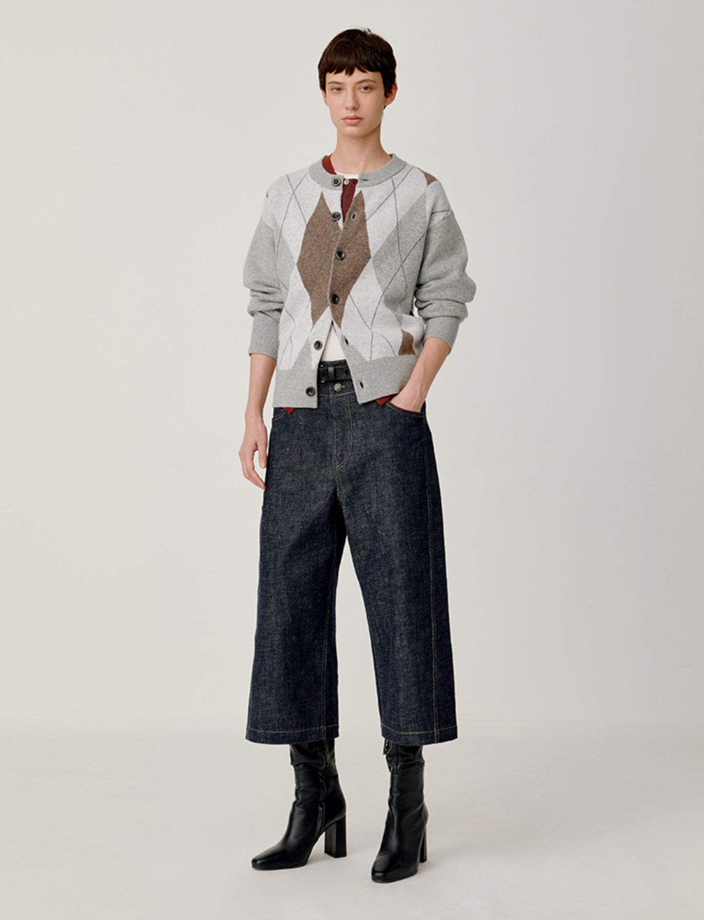 Loose round neck cardigan