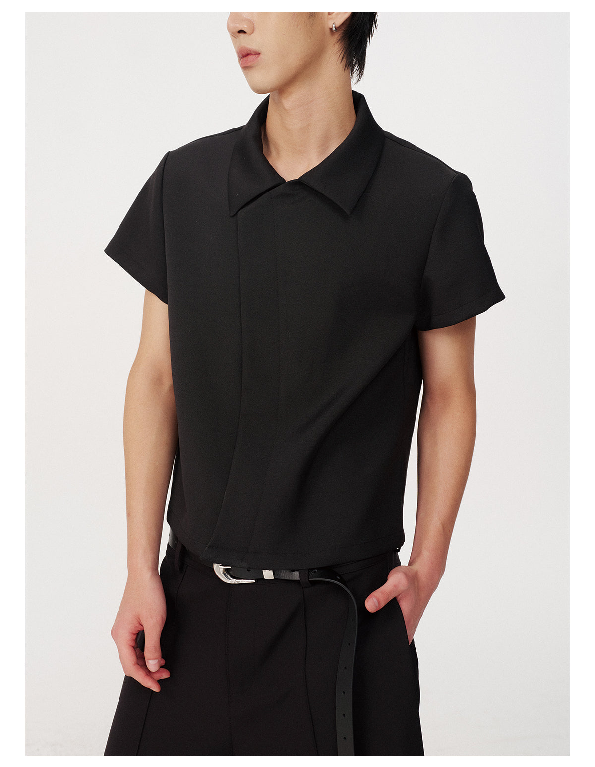 Shirt with inner buttons