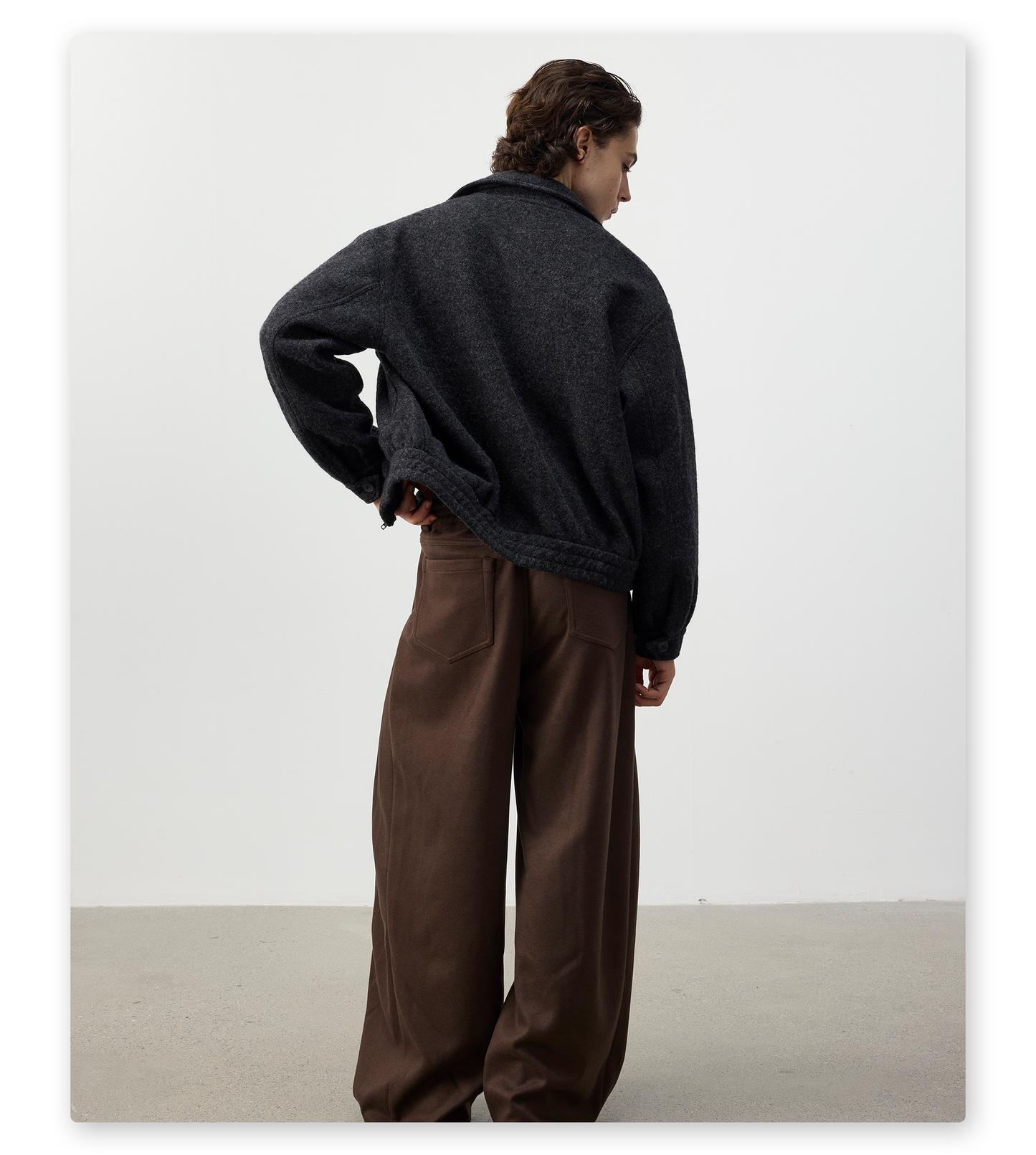 Short-length wide jacket