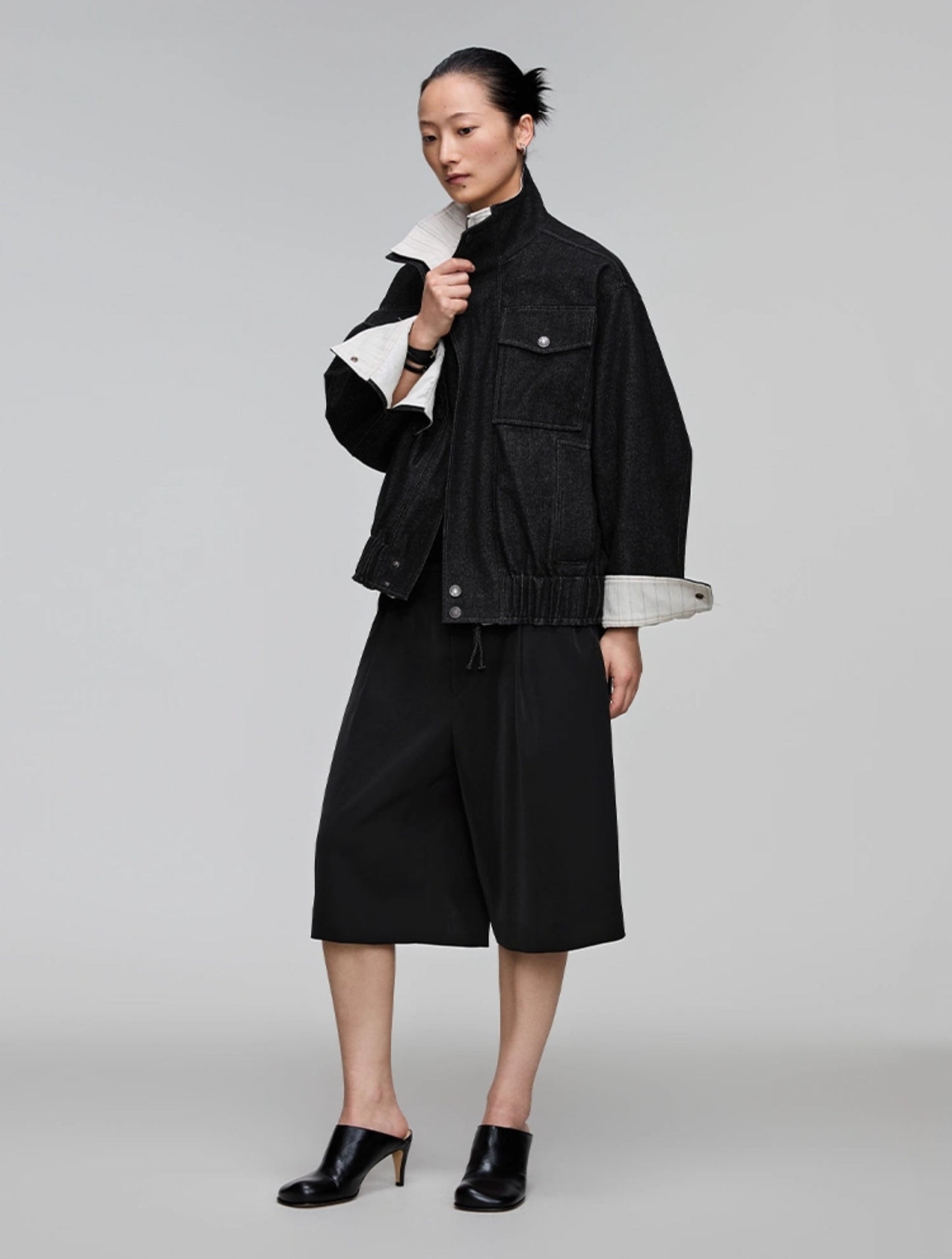 Elastic waist casual shorts