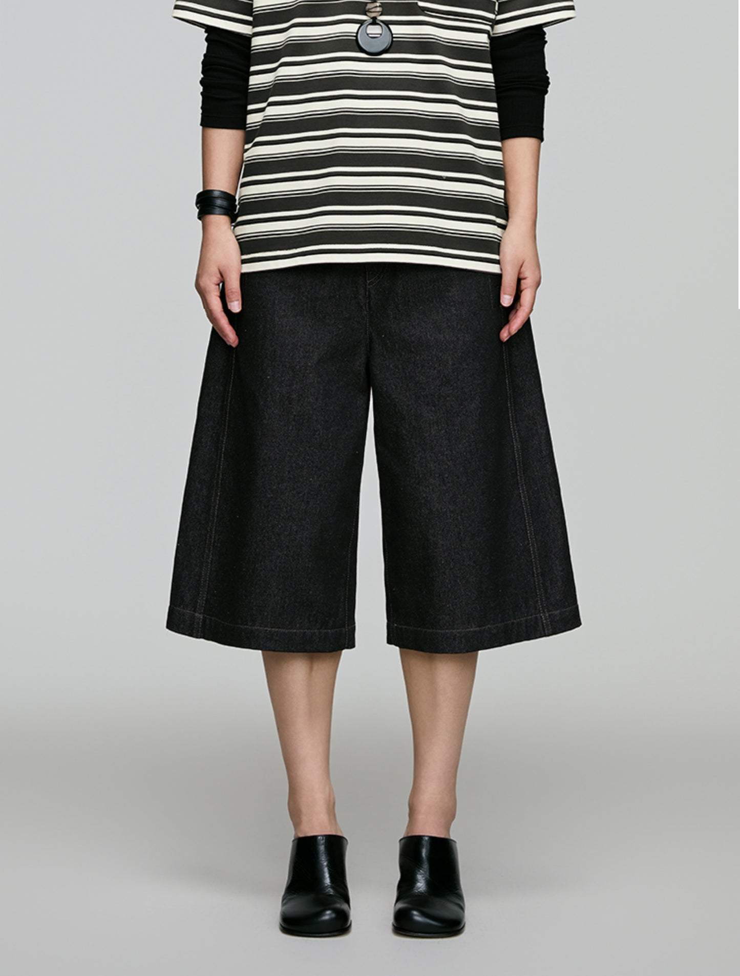 A-line loose denim shorts