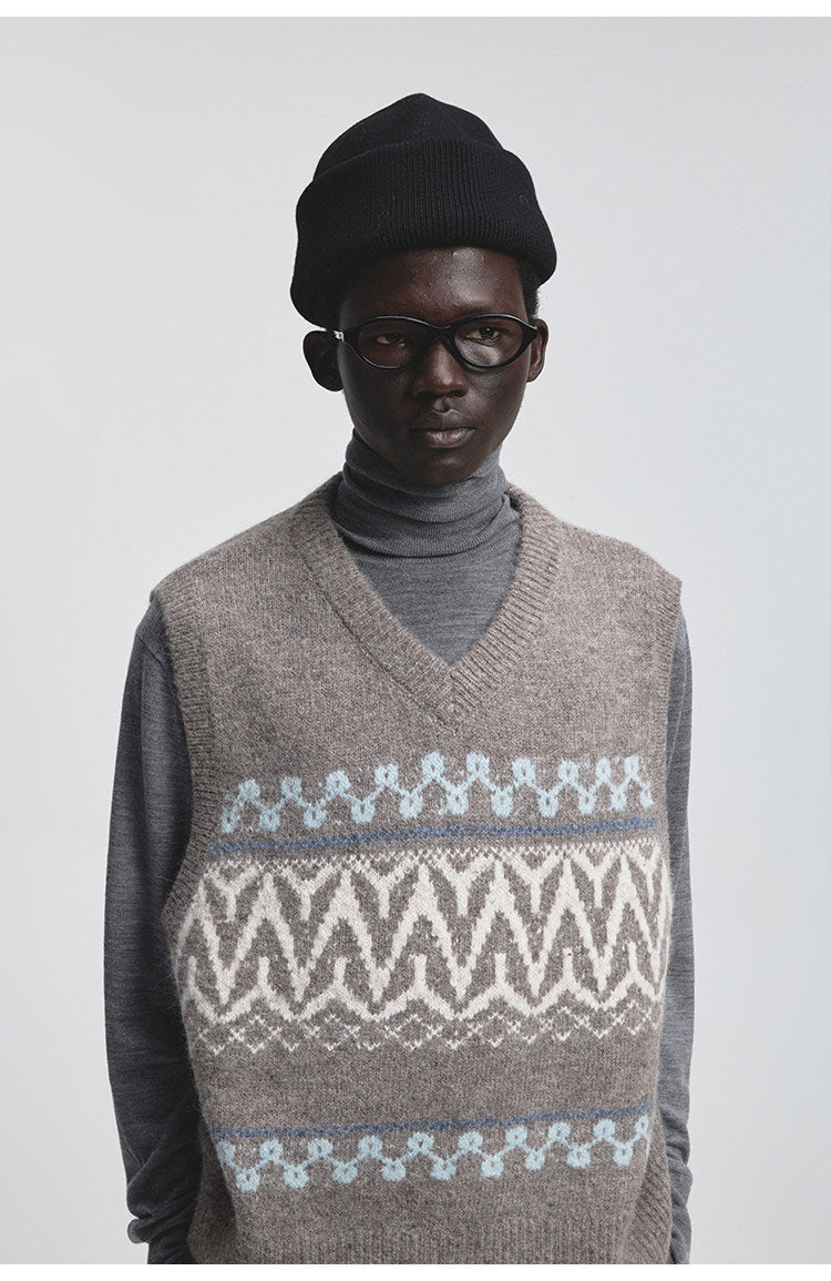 Classic V-Neck Short Knit Vest