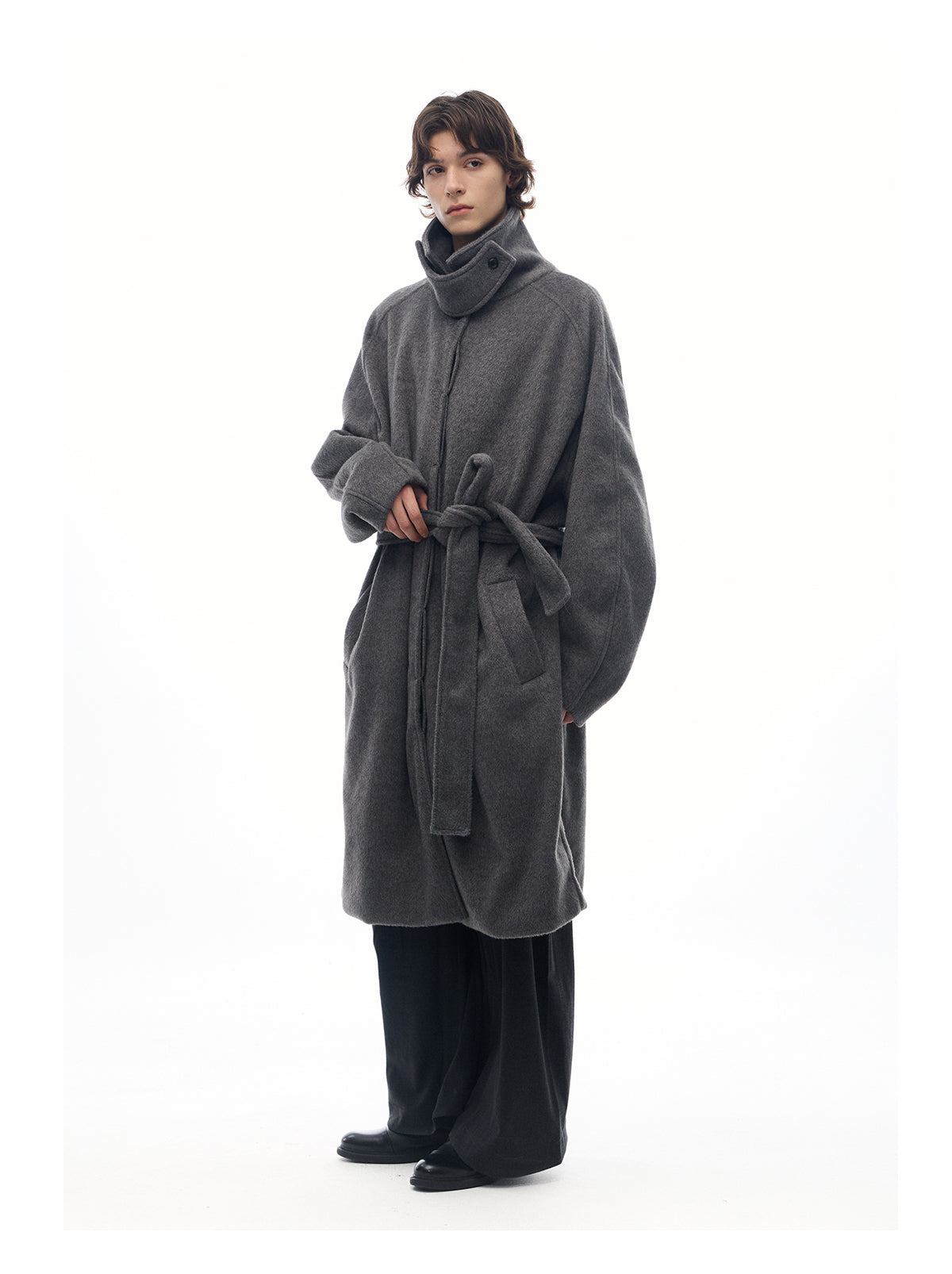 Curved Sleeve Pleated Thick Wool Coat