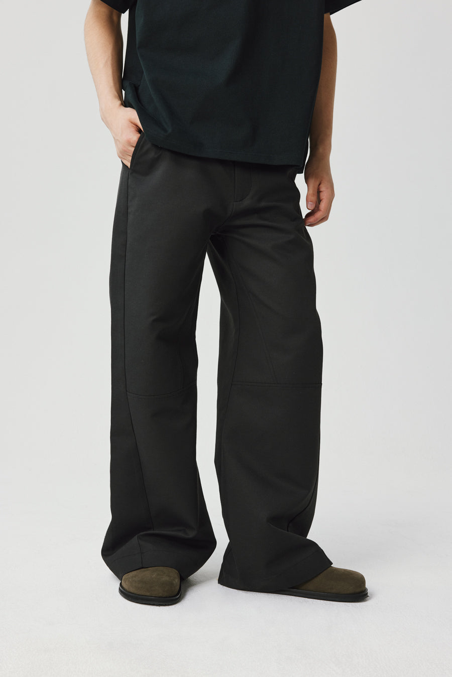 Scimitar cut casual pants