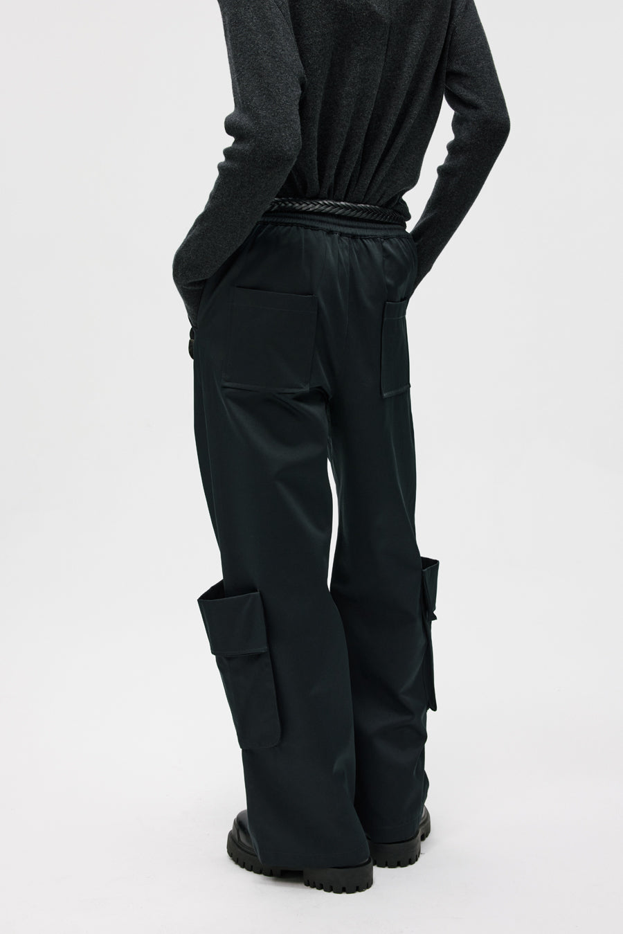 Anti-wrinkle patch pocket work pants