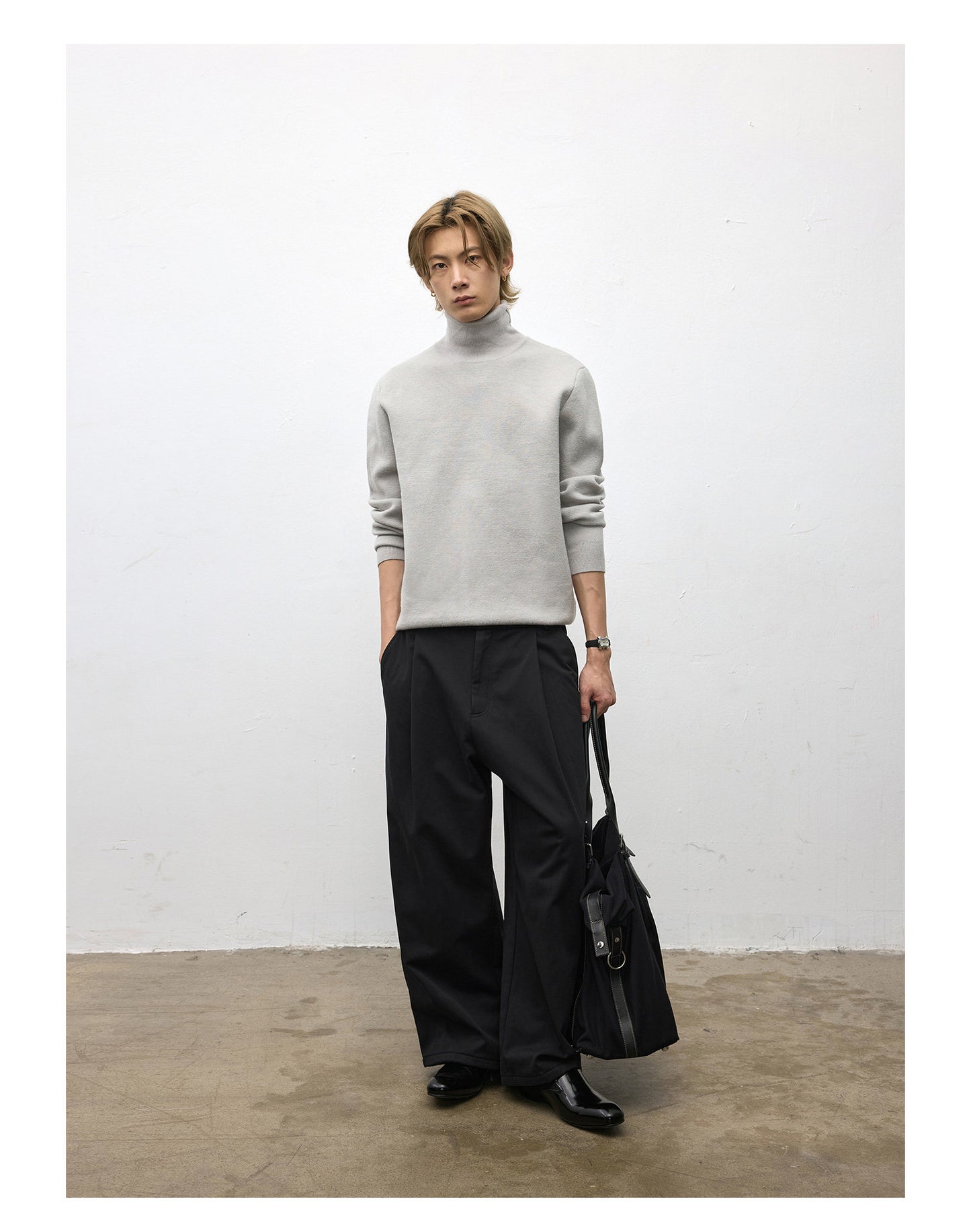 Three-dimensional pleated design casual pants