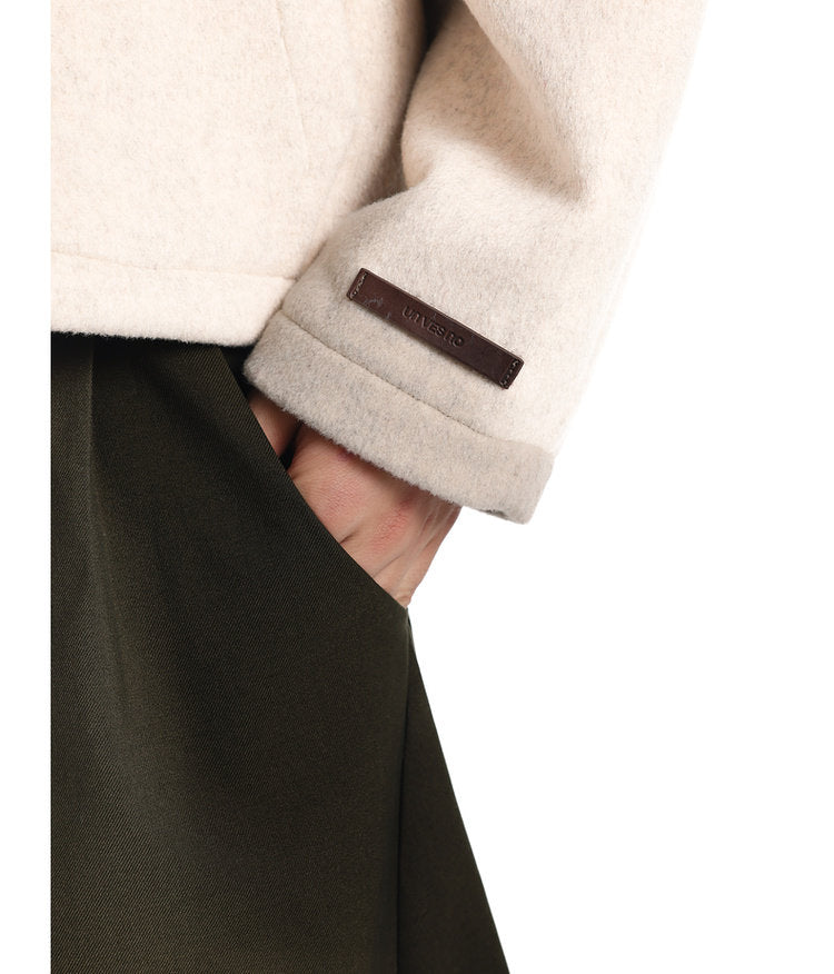 Short-length oversized jacket