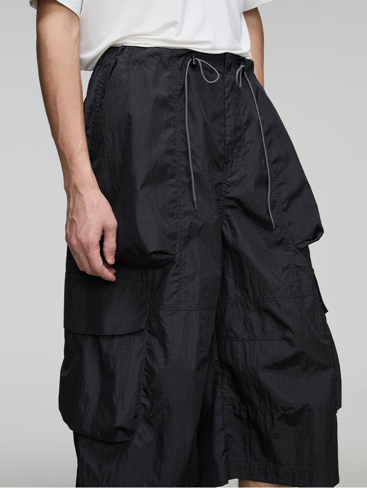 Cropped pants with adjustable waist