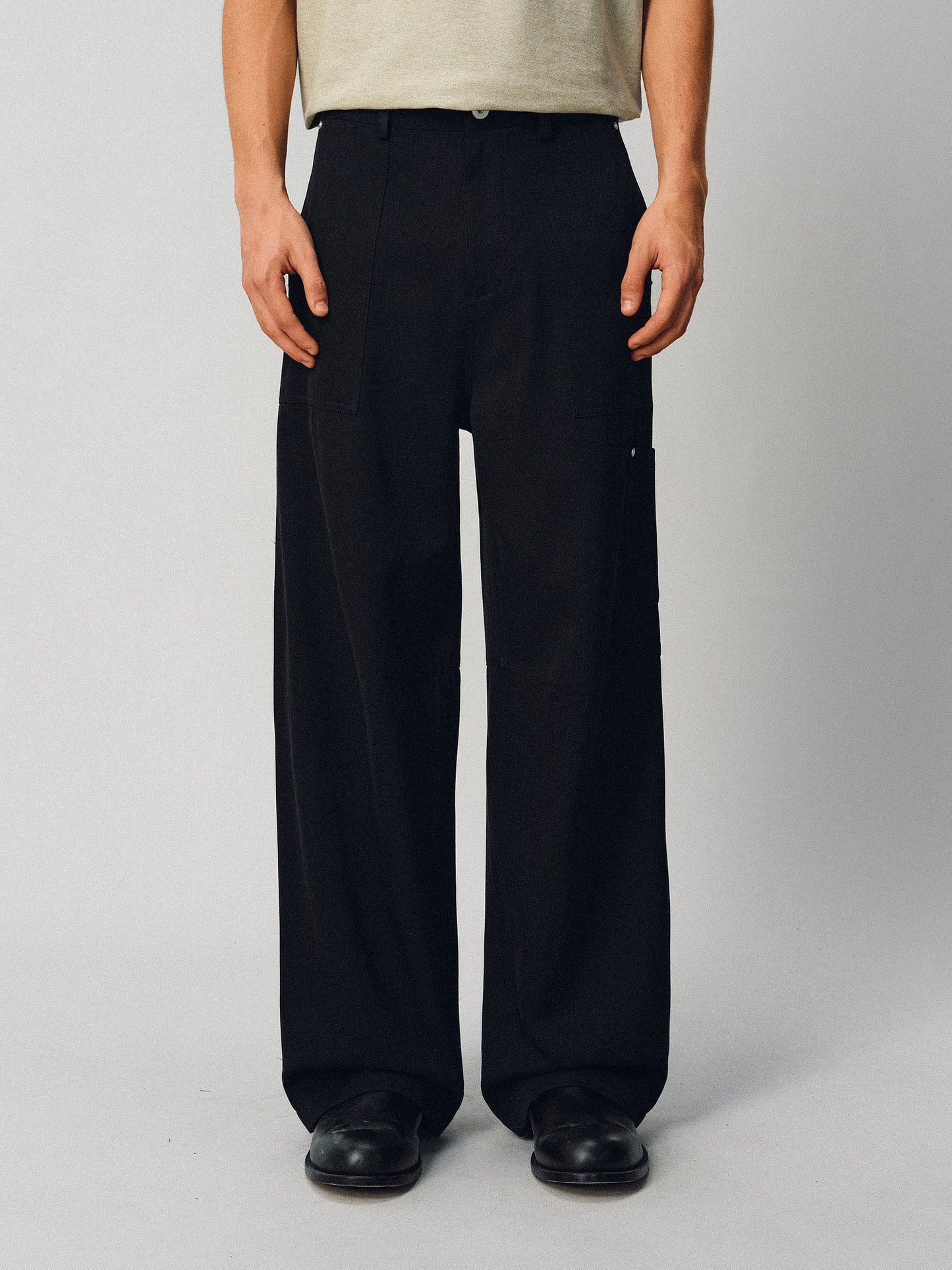 Work pants with pockets