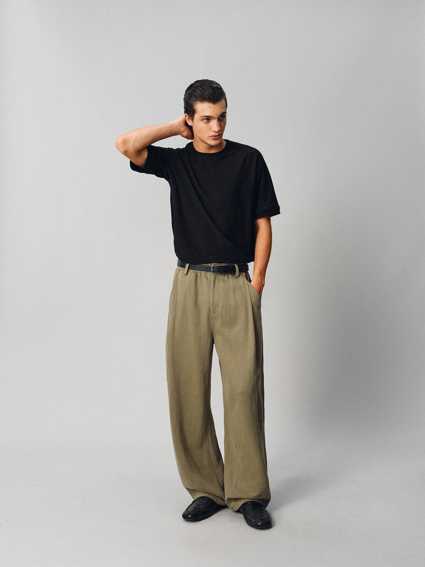 Casual Pants with Side Pleats and Elastic Waistband