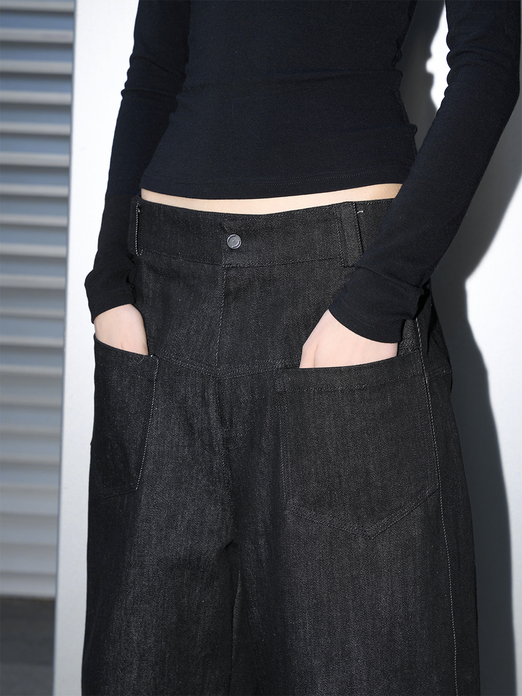 Front patch pocket denim pants