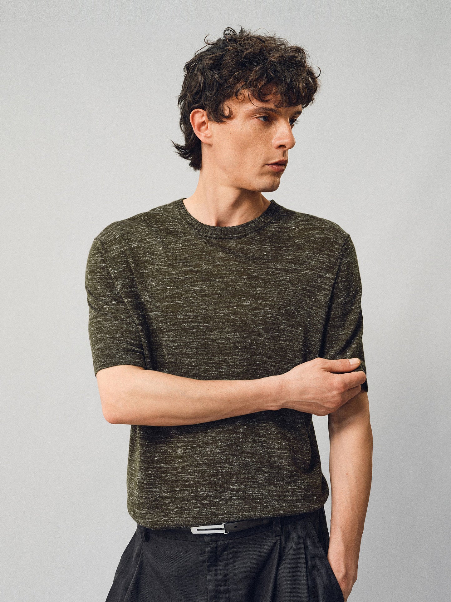 Tight-fitting T-shirt