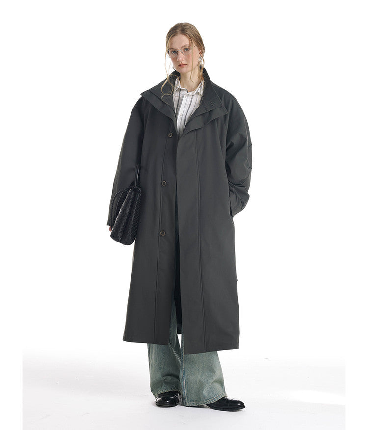 Low-style trench coat