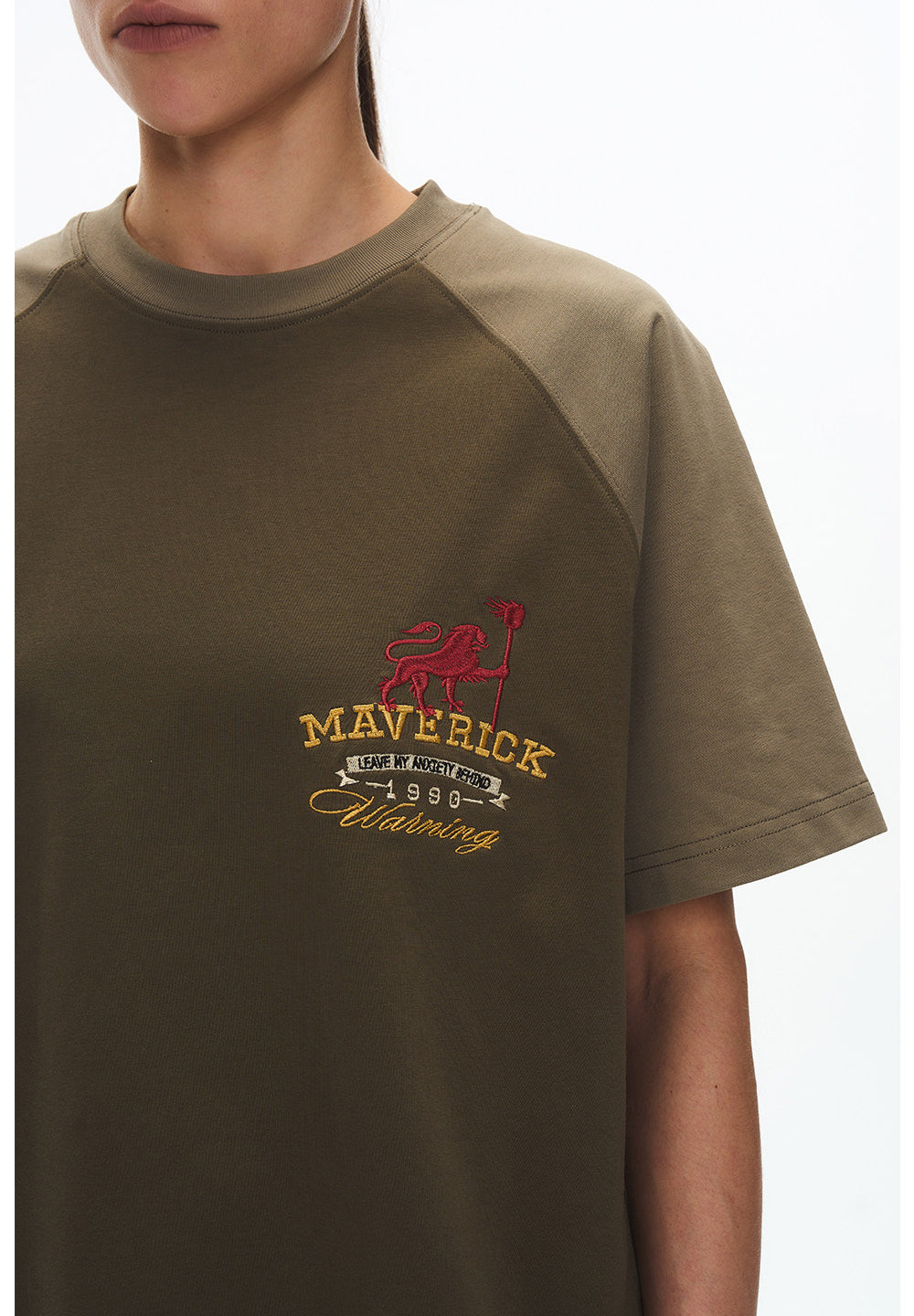 Round-neck raglan T-shirt