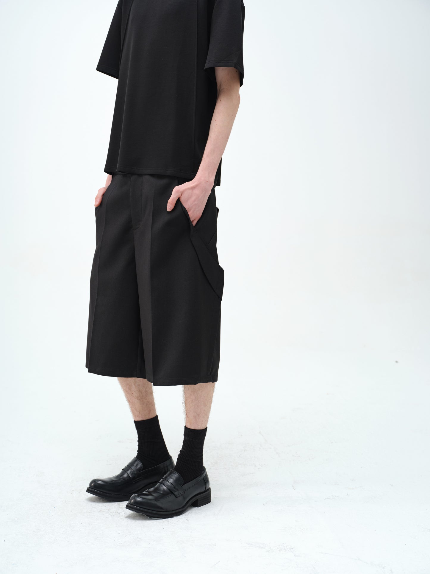 3D cropped shorts