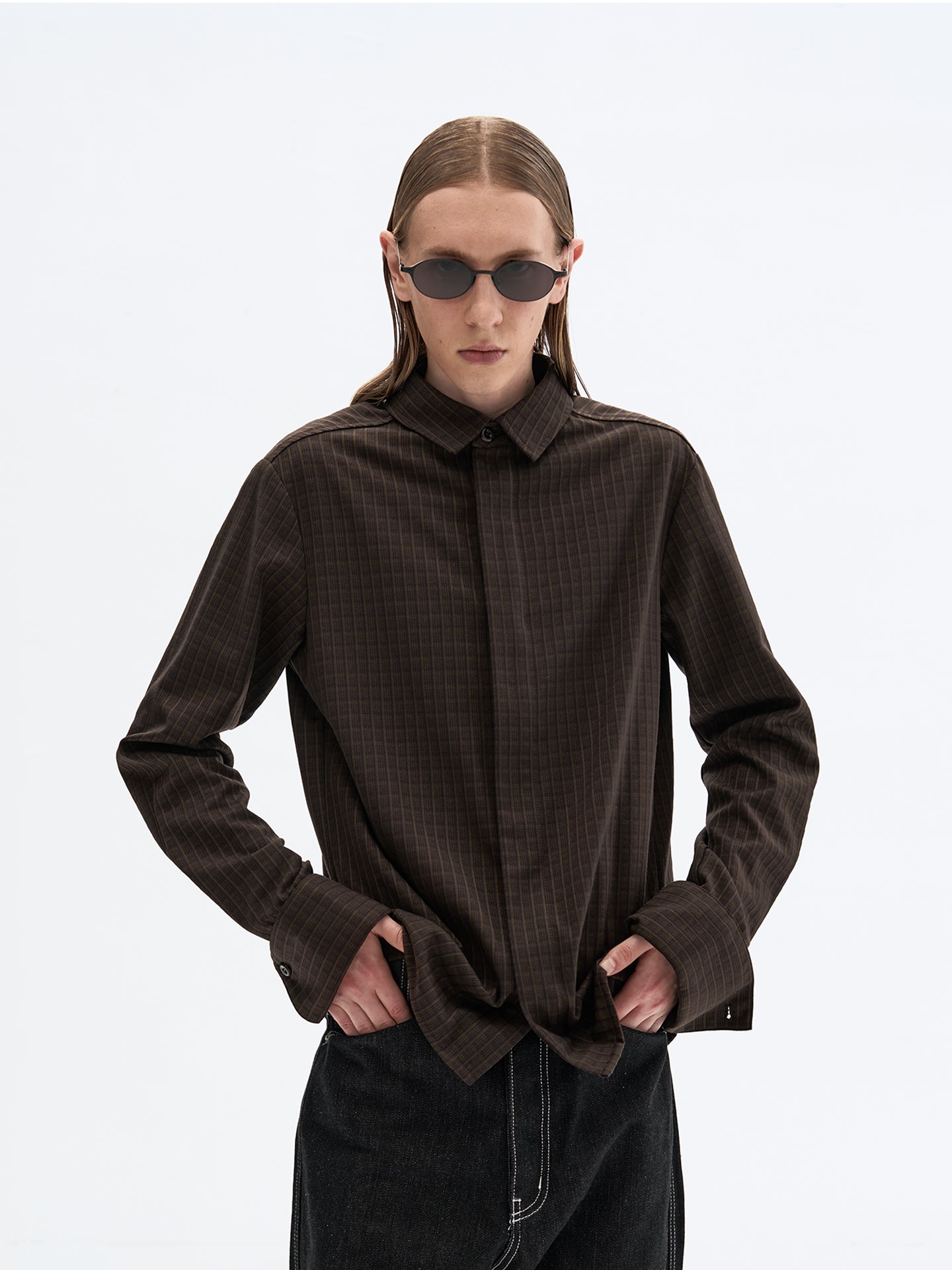 Straight shoulder shirt