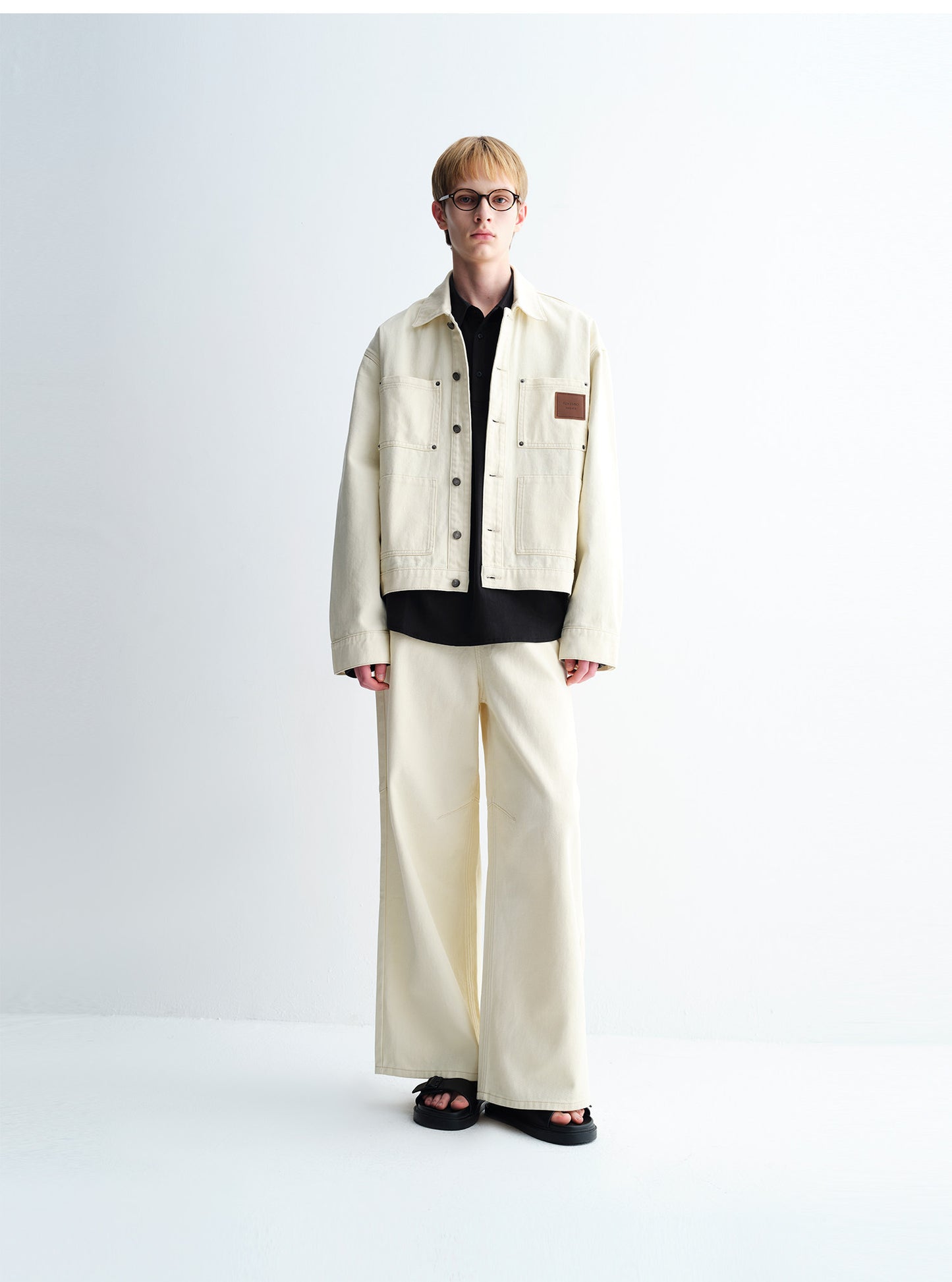 Knee-Pleated Wide-Leg Jeans