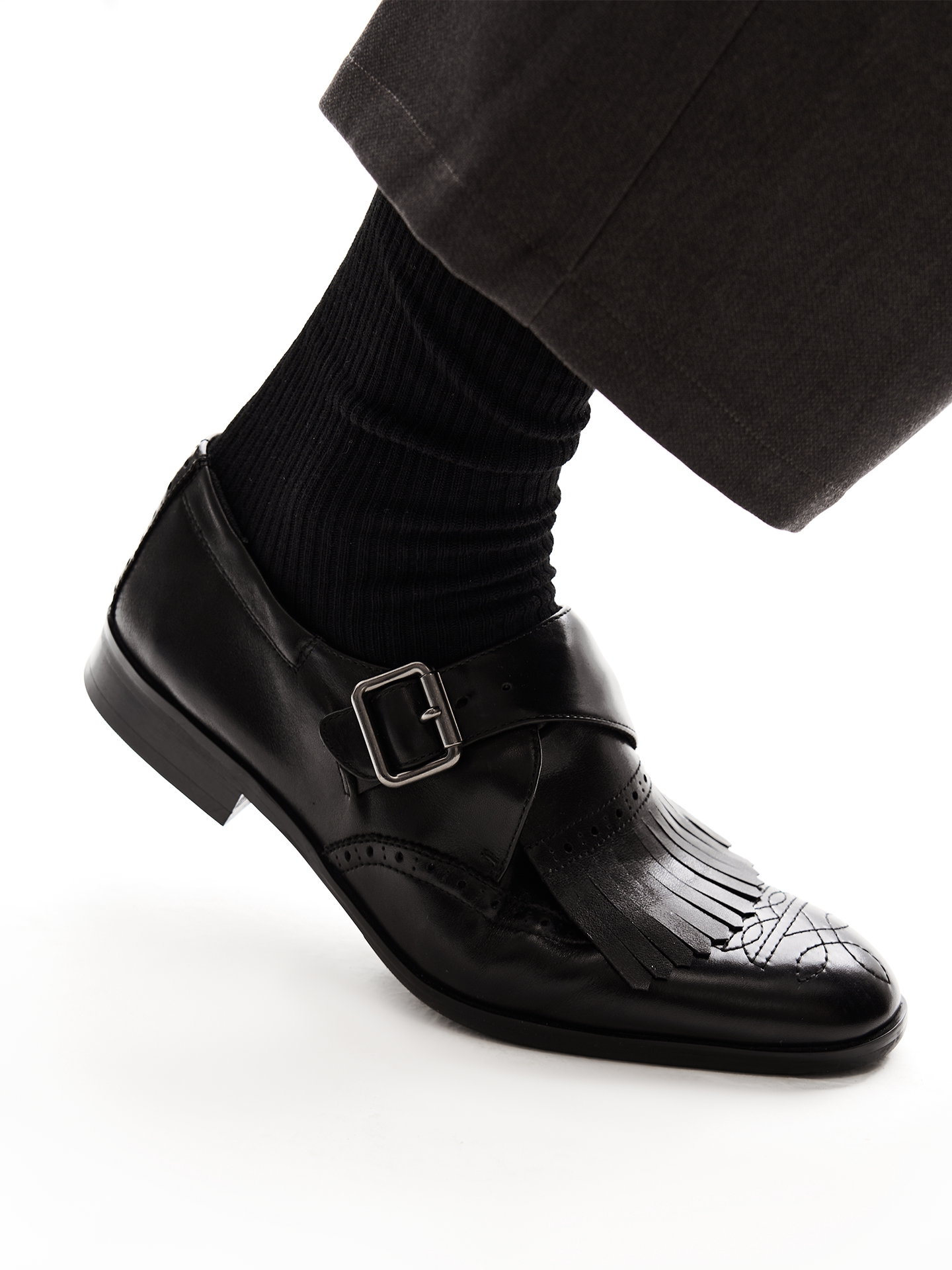 Removable tassel shoes