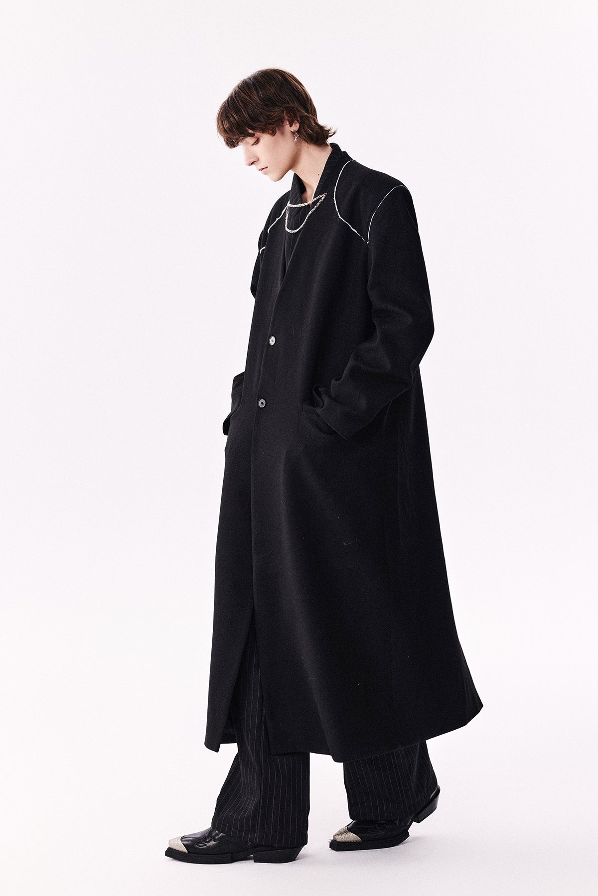 Shoulder pad long coat