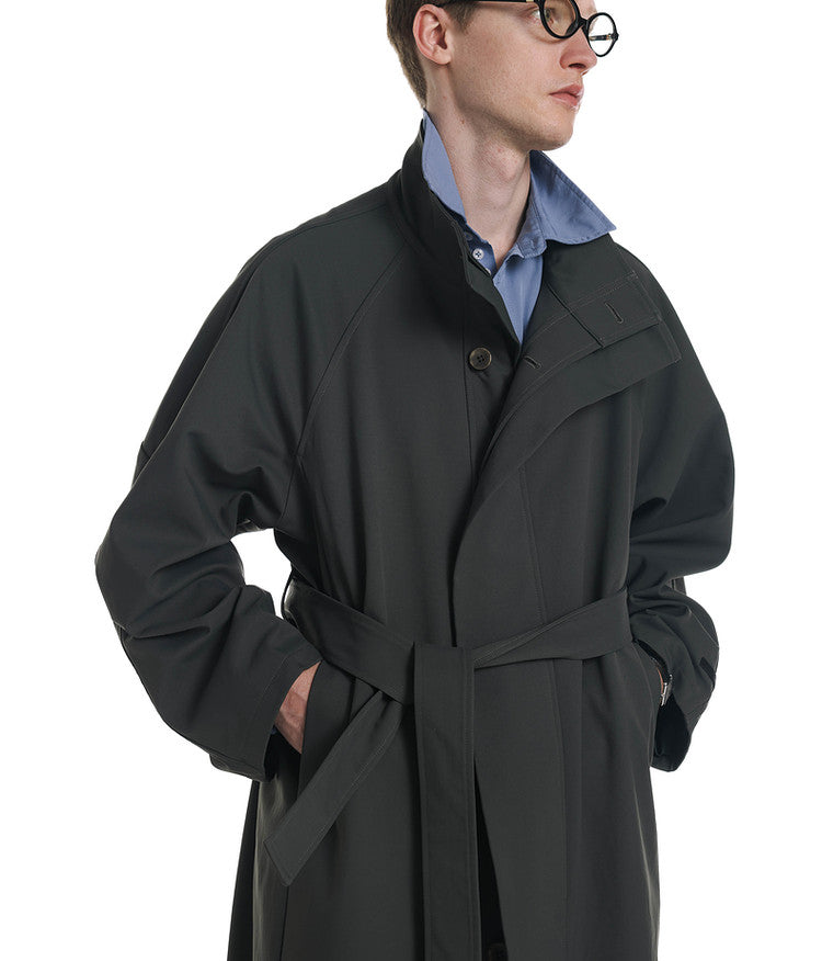 Low-style trench coat