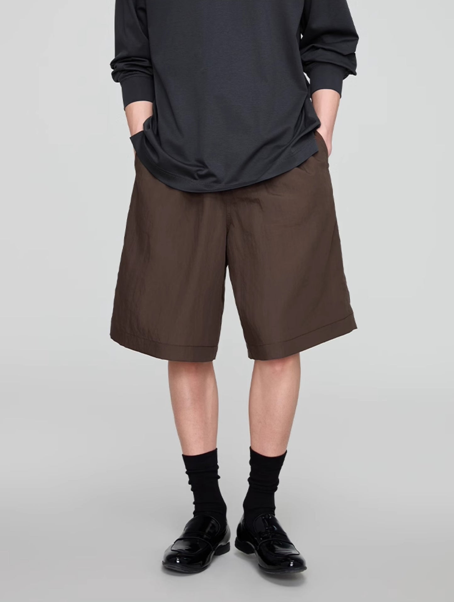 Elastic waist casual shorts