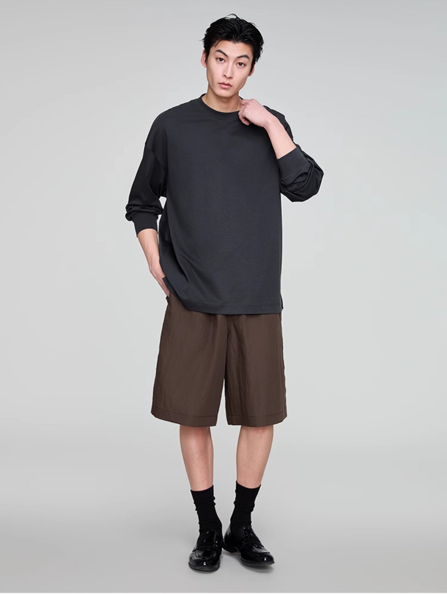 Elastic waist casual shorts