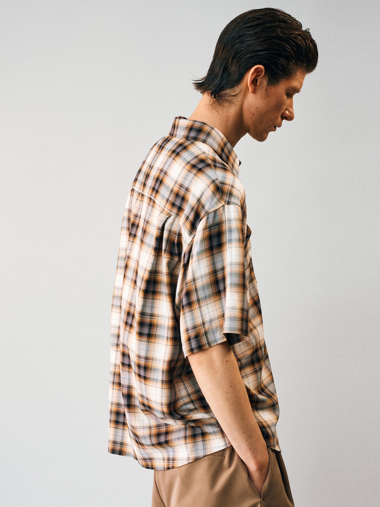 Gradient Check Double-Pocket Shirt