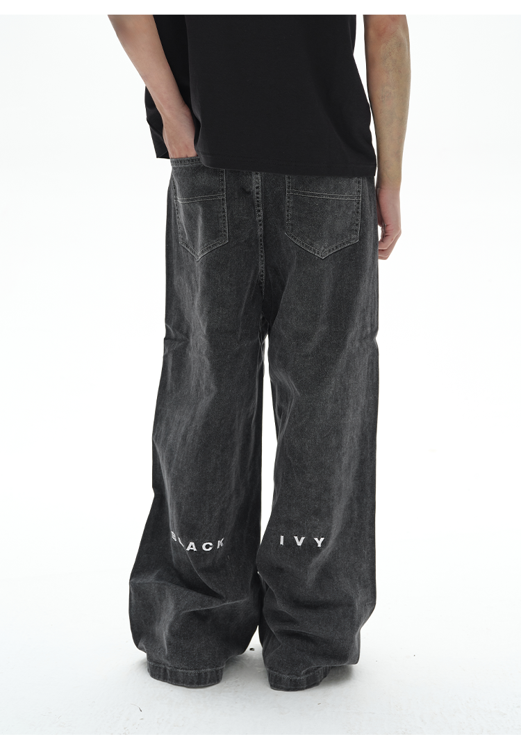 Straight-leg denim pants with embroidery