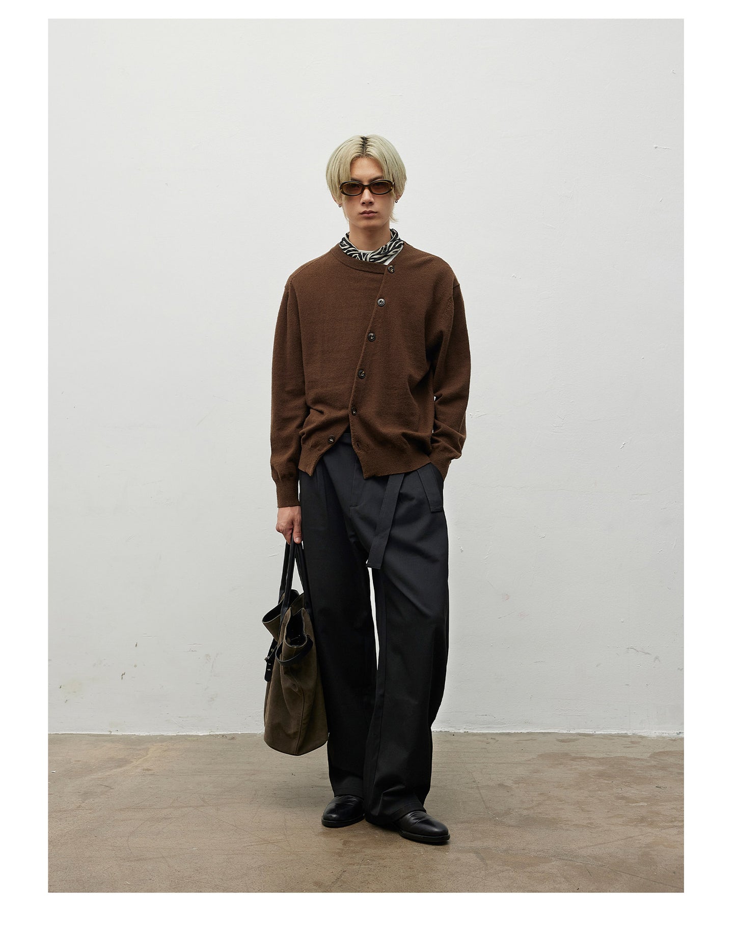 Double-pleated Casual Pants with Belt