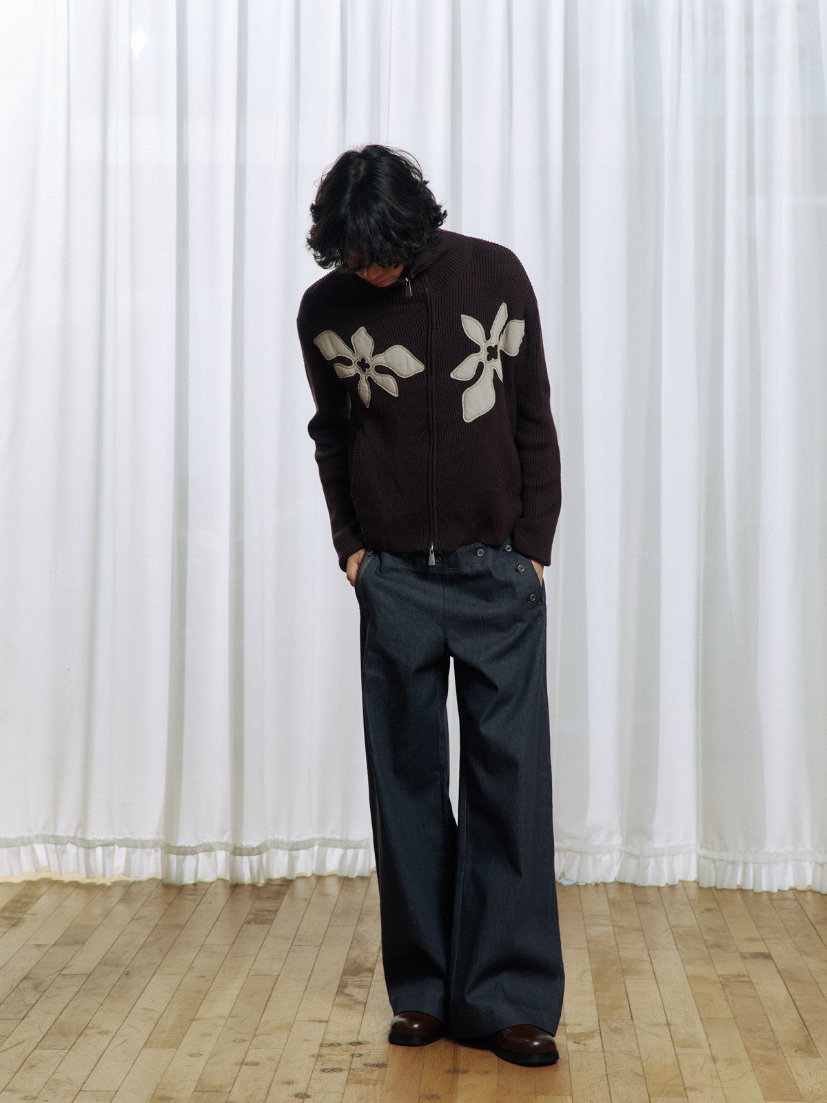 Embroidered Diagonal Zipper Cardigan