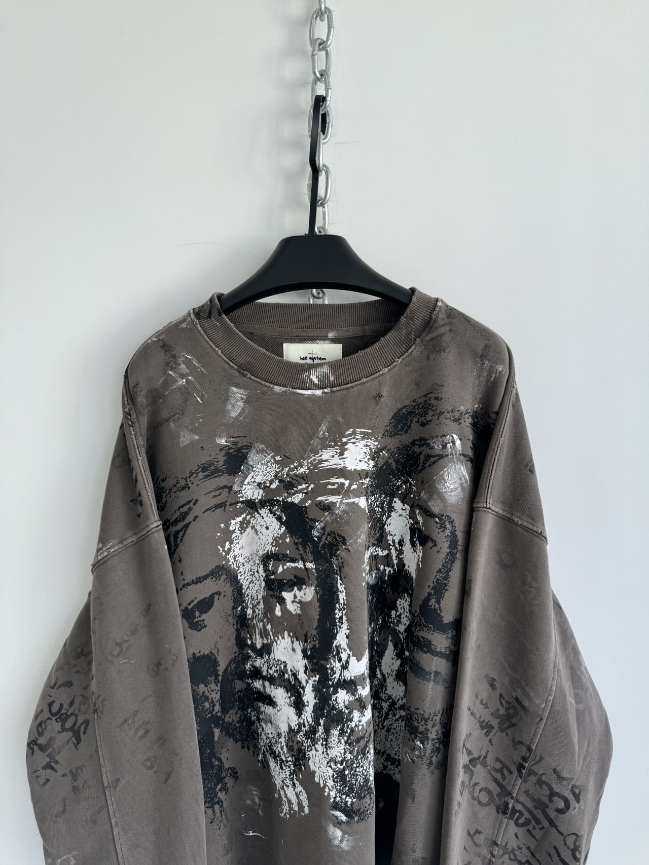 Washed Damaged Printed Sweatshirt