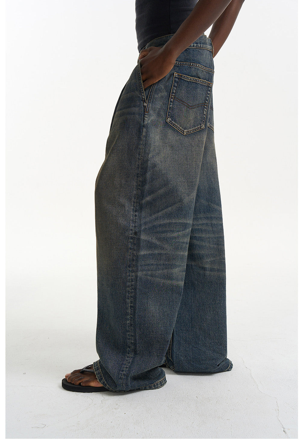 Wash-processed wide-leg jeans