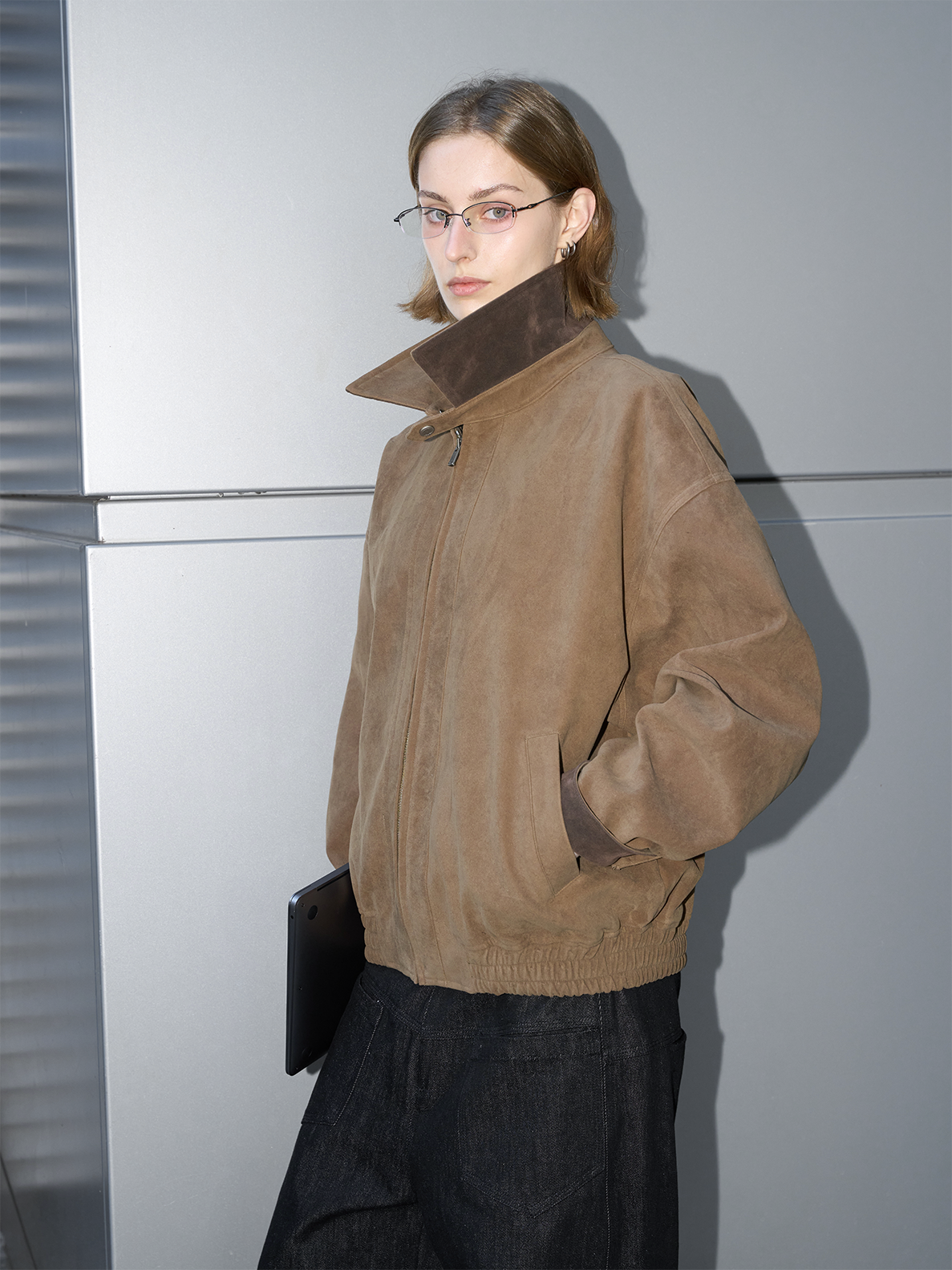 Turn-up sleeve suede jacket