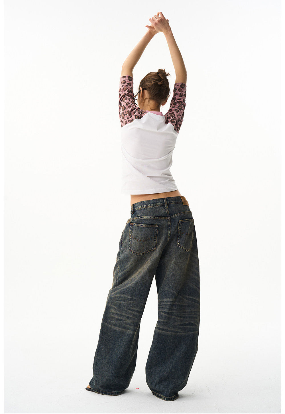 Wash-processed wide-leg jeans